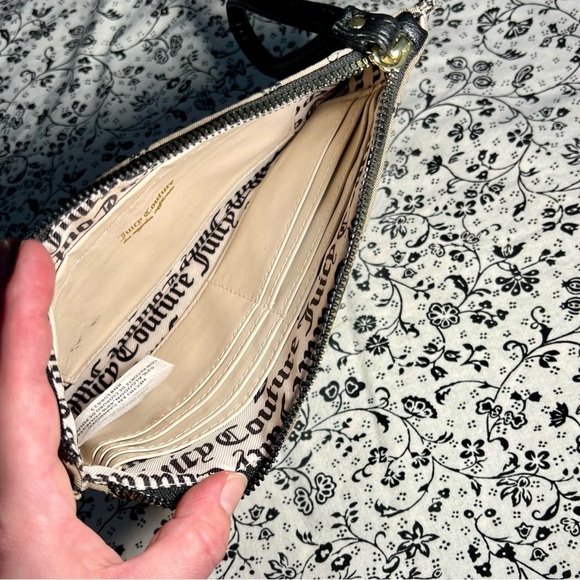 Juicy Couture Wristlet - Picture 3 of 5